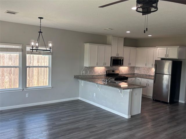 121 Road 51021, Cleveland, TX 77327