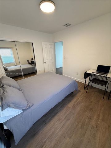 1215 NE 109th St 1215, Miami, FL 33161