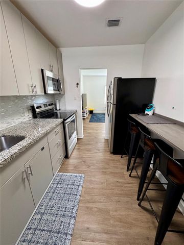 1215 NE 109th St 1215, Miami, FL 33161