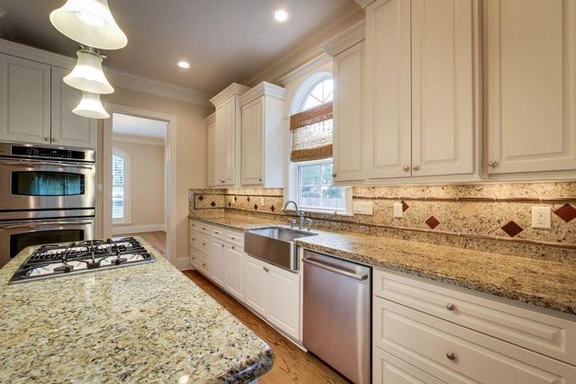 4324 Ione Street, Bellaire, TX 77401