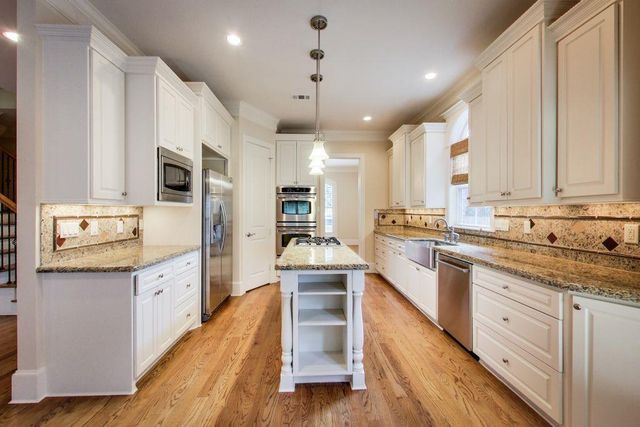 4324 Ione Street, Bellaire, TX 77401