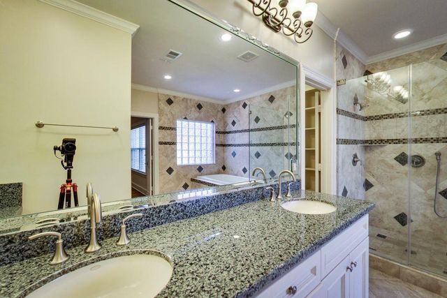 4324 Ione Street, Bellaire, TX 77401