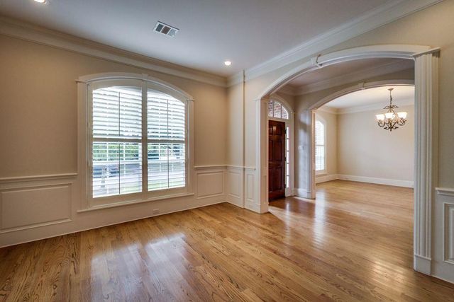 4324 Ione Street, Bellaire, TX 77401