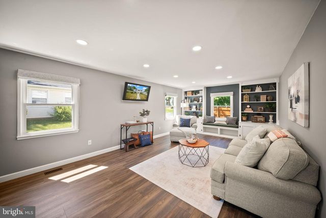 4200 MARBLE LN, Fairfax, VA 22033