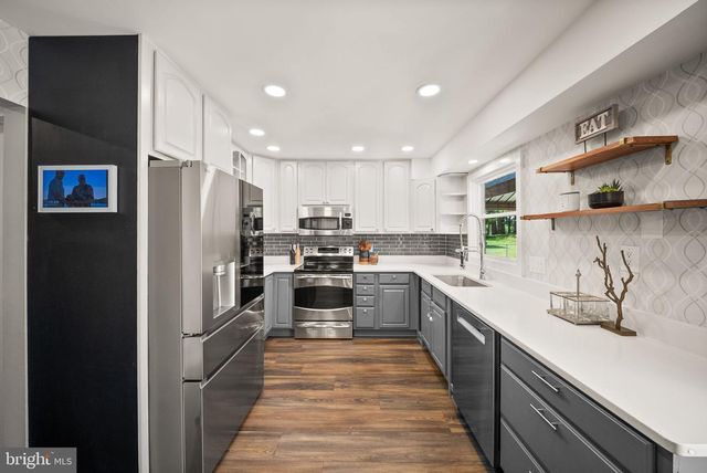 4200 MARBLE LN, Fairfax, VA 22033