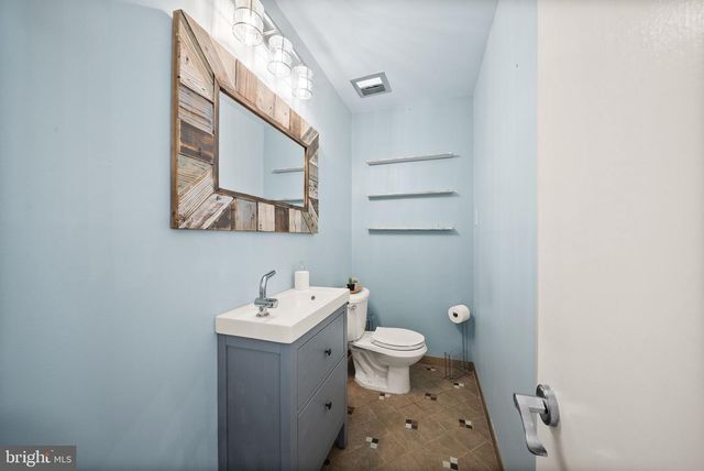 4200 MARBLE LN, Fairfax, VA 22033