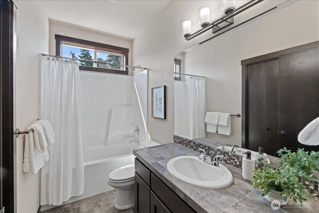 7523 Broadway, Everett, WA 98203