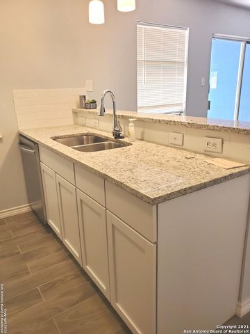 6522 HIDDEN BLF, San Antonio, TX 78218