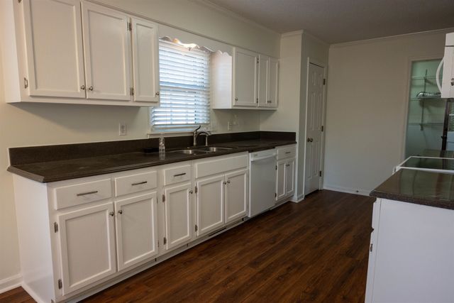 3060 EDGEWORTH LN, Memphis, TN 38119