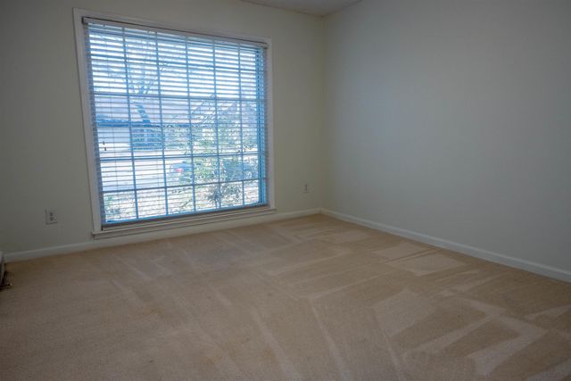 3060 EDGEWORTH LN, Memphis, TN 38119