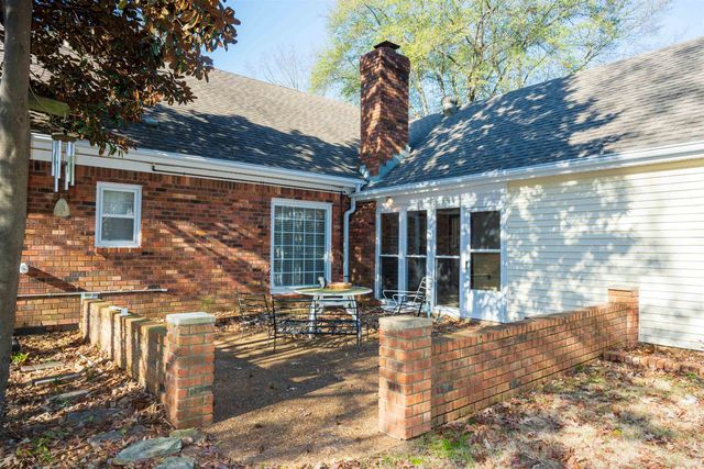 3060 EDGEWORTH LN, Memphis, TN 38119