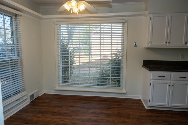 3060 EDGEWORTH LN, Memphis, TN 38119