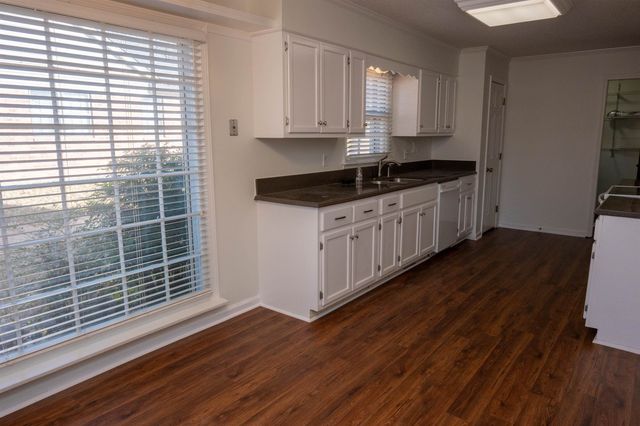 3060 EDGEWORTH LN, Memphis, TN 38119