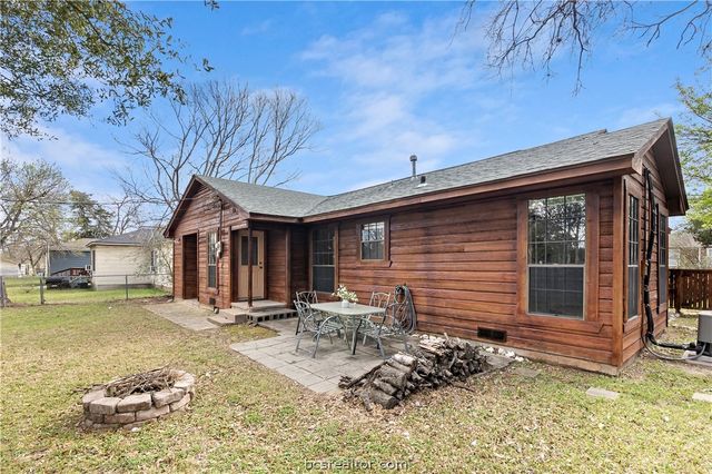 806 Enfield Street, Bryan, TX 77802
