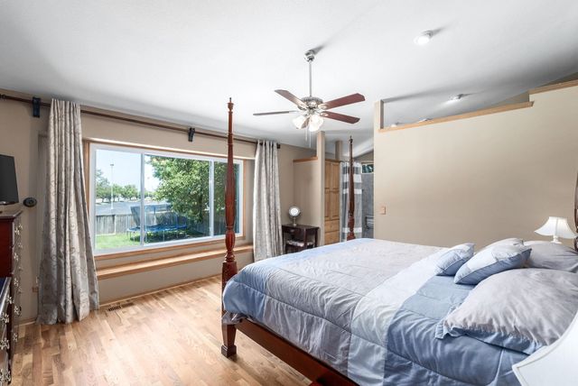 8024 E Greenbriar Ct, Wichita, KS 67226