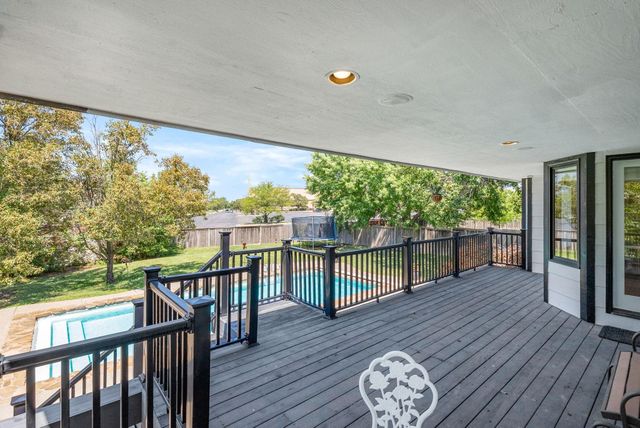 8024 E Greenbriar Ct, Wichita, KS 67226