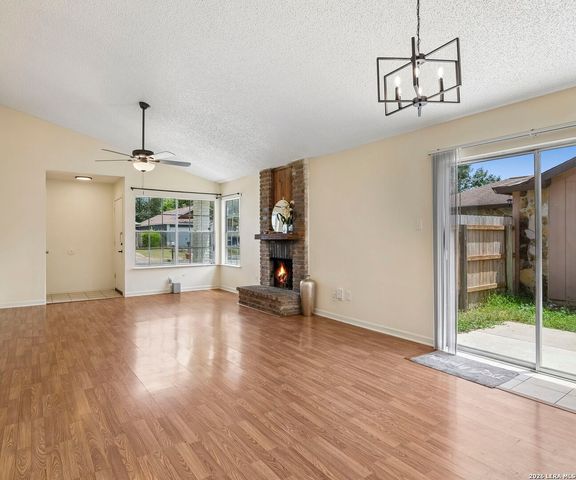 7267 Hardesty, San Antonio, TX 78250