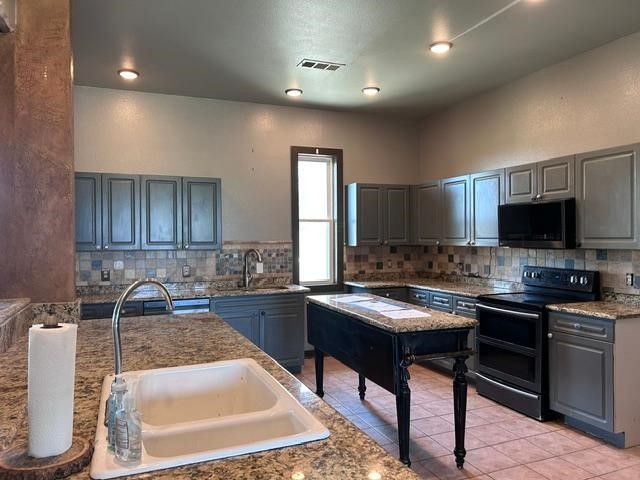 195 Whitworth Road, Whitewright, TX 75491