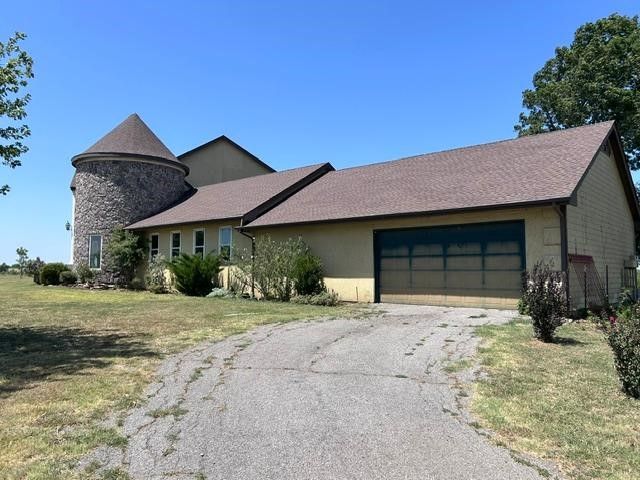 195 Whitworth Road, Whitewright, TX 75491