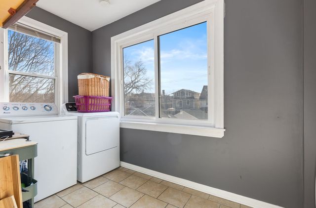 3123 W Eastwood Avenue, Chicago, IL 60625