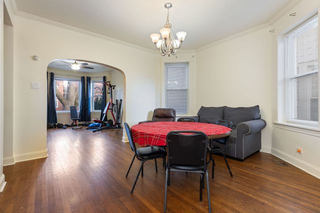 3123 W Eastwood Avenue, Chicago, IL 60625