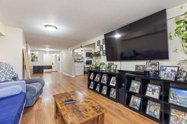 3123 W Eastwood Avenue, Chicago, IL 60625