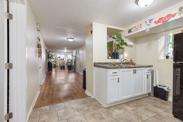 3123 W Eastwood Avenue, Chicago, IL 60625