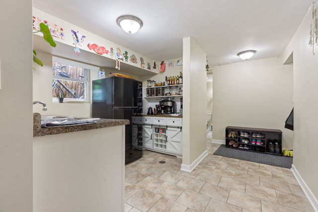 3123 W Eastwood Avenue, Chicago, IL 60625