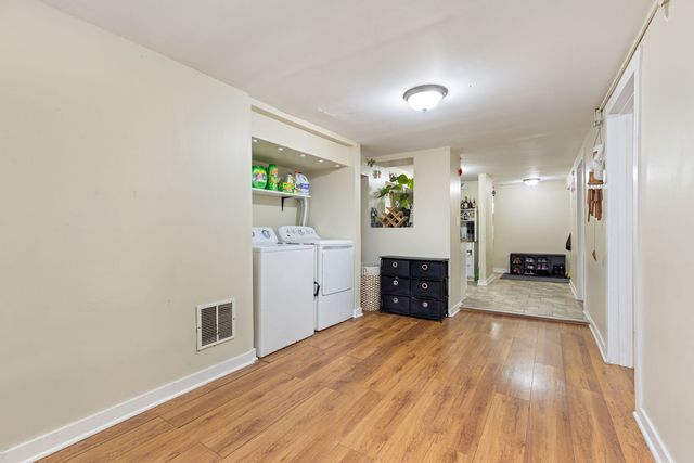 3123 W Eastwood Avenue, Chicago, IL 60625