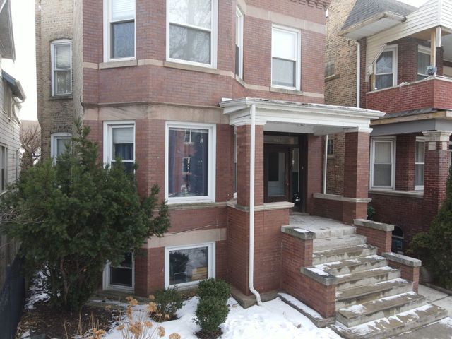 3123 W Eastwood Avenue, Chicago, IL 60625