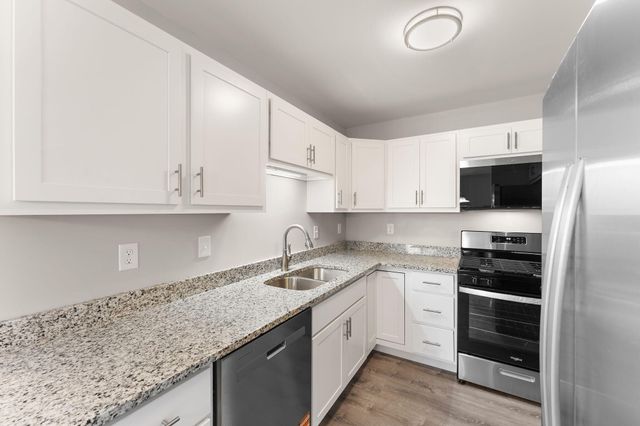 191 Mallard Pointe Drive, Valparaiso, IN 46385