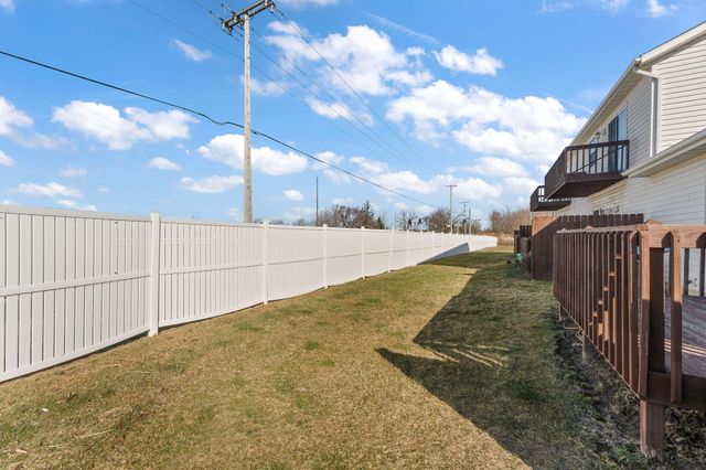 191 Mallard Pointe Drive, Valparaiso, IN 46385