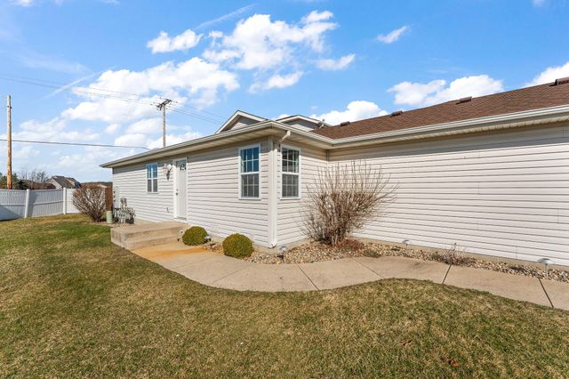 191 Mallard Pointe Drive, Valparaiso, IN 46385