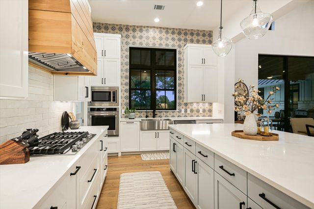 11 Peace Pipe, Wimberley, TX 78676