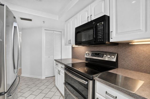 6463 La Costa Drive 402, Boca Raton, FL 33433
