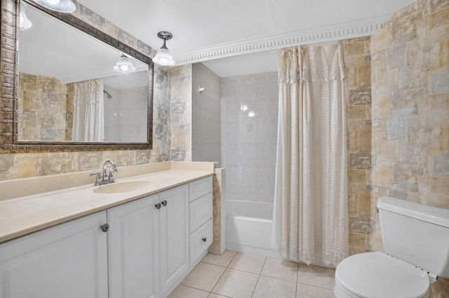 6463 La Costa Drive 402, Boca Raton, FL 33433
