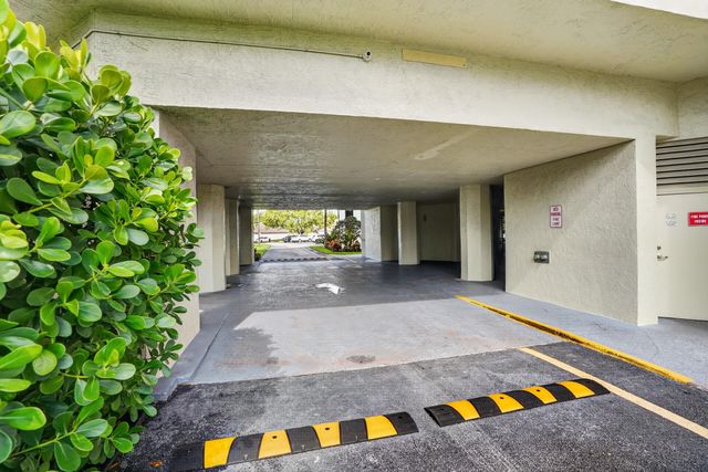 6463 La Costa Drive 402, Boca Raton, FL 33433