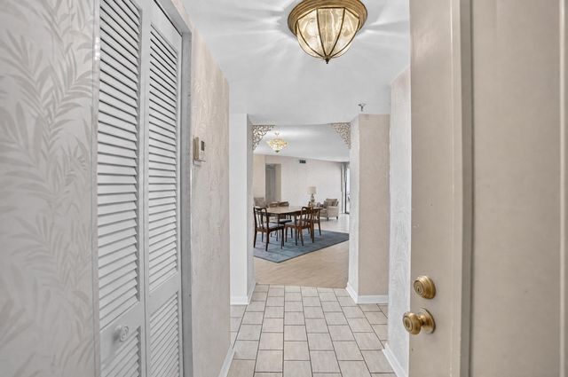 6463 La Costa Drive 402, Boca Raton, FL 33433