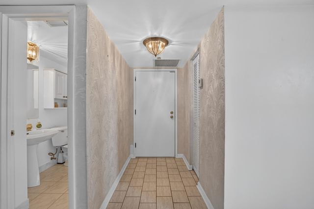 6463 La Costa Drive 402, Boca Raton, FL 33433