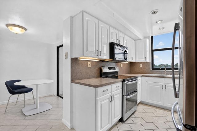 6463 La Costa Drive 402, Boca Raton, FL 33433