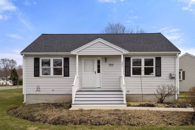 221 Crystal Water Drive 221, East Bridgewater, MA 02333