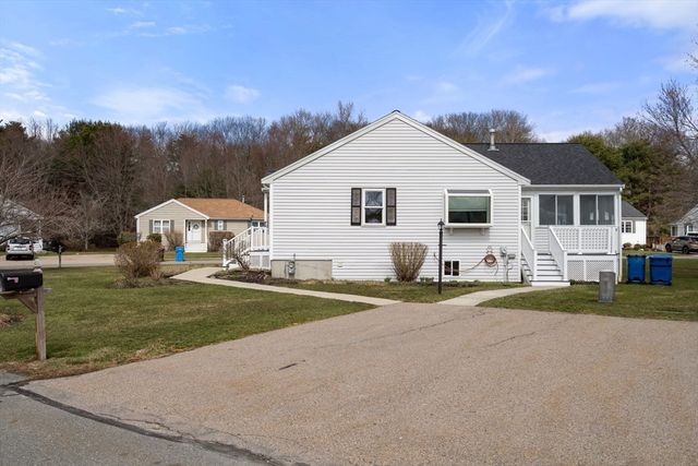 221 Crystal Water Drive 221, East Bridgewater, MA 02333