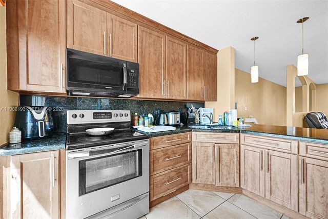 5755 NW 109th Ave 21, Doral, FL 33178