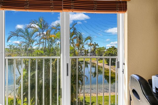 5755 NW 109th Ave 21, Doral, FL 33178