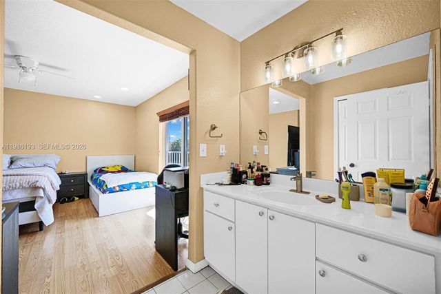 5755 NW 109th Ave 21, Doral, FL 33178