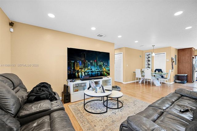 5755 NW 109th Ave 21, Doral, FL 33178