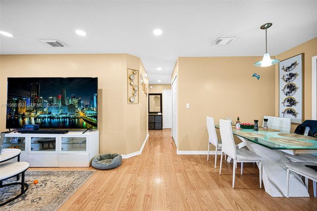 5755 NW 109th Ave 21, Doral, FL 33178