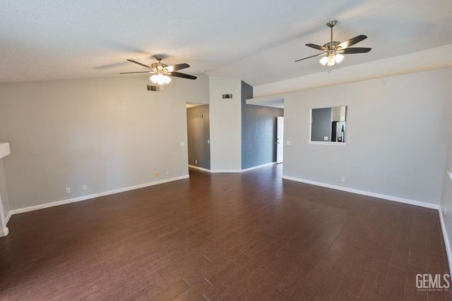 3105 SILVER SPUR WAY, Bakersfield, CA 93312