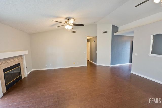 3105 SILVER SPUR WAY, Bakersfield, CA 93312