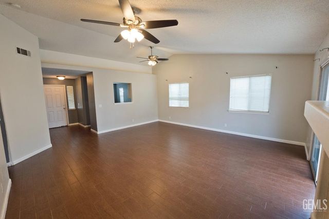 3105 SILVER SPUR WAY, Bakersfield, CA 93312